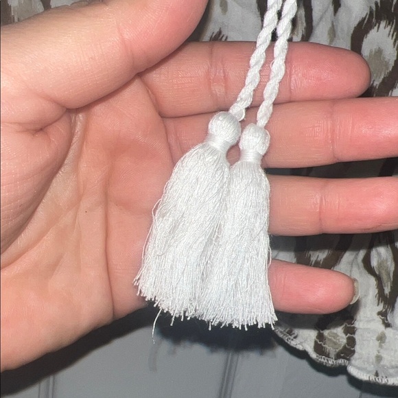 Elegant Brown and White Patterned Blouse - Picture 4 of 5